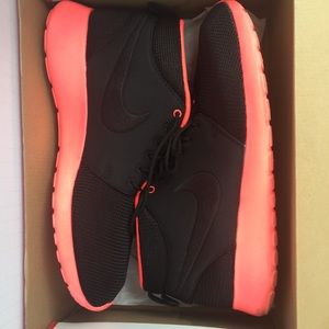 Men’s Nike Roshe-mids